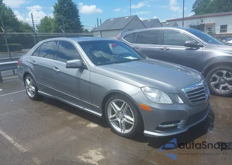 2013 Mercedes-Benz E 350 z USA, uszkodzony, nr VIN WDDHF5KB8DA701517